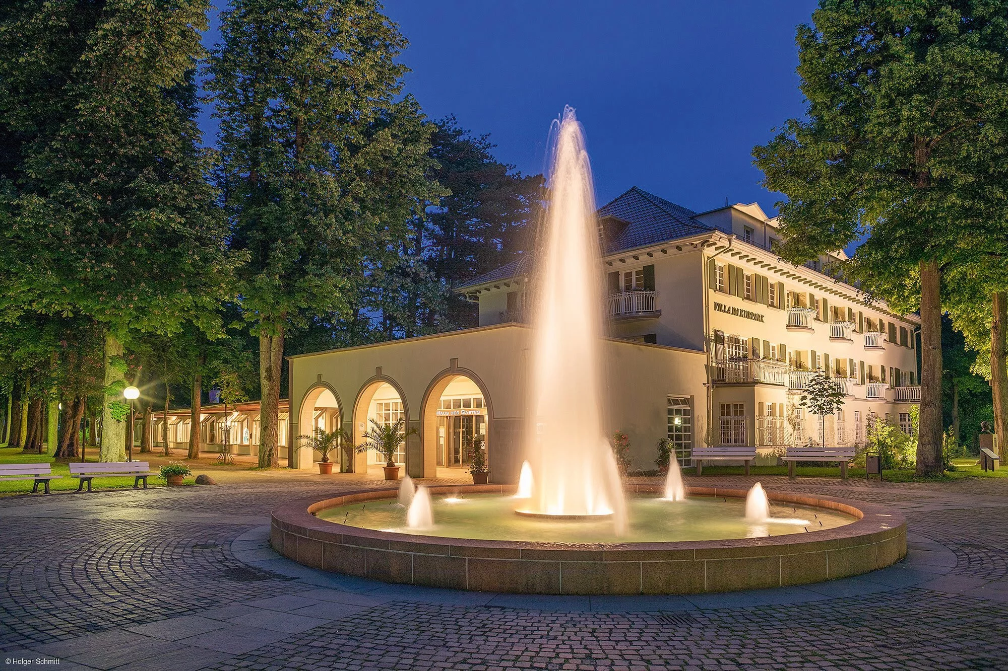 Kurparkfontäne vor Haus des Gastes (Bad Mergentheim/Liebliches Taubertal)