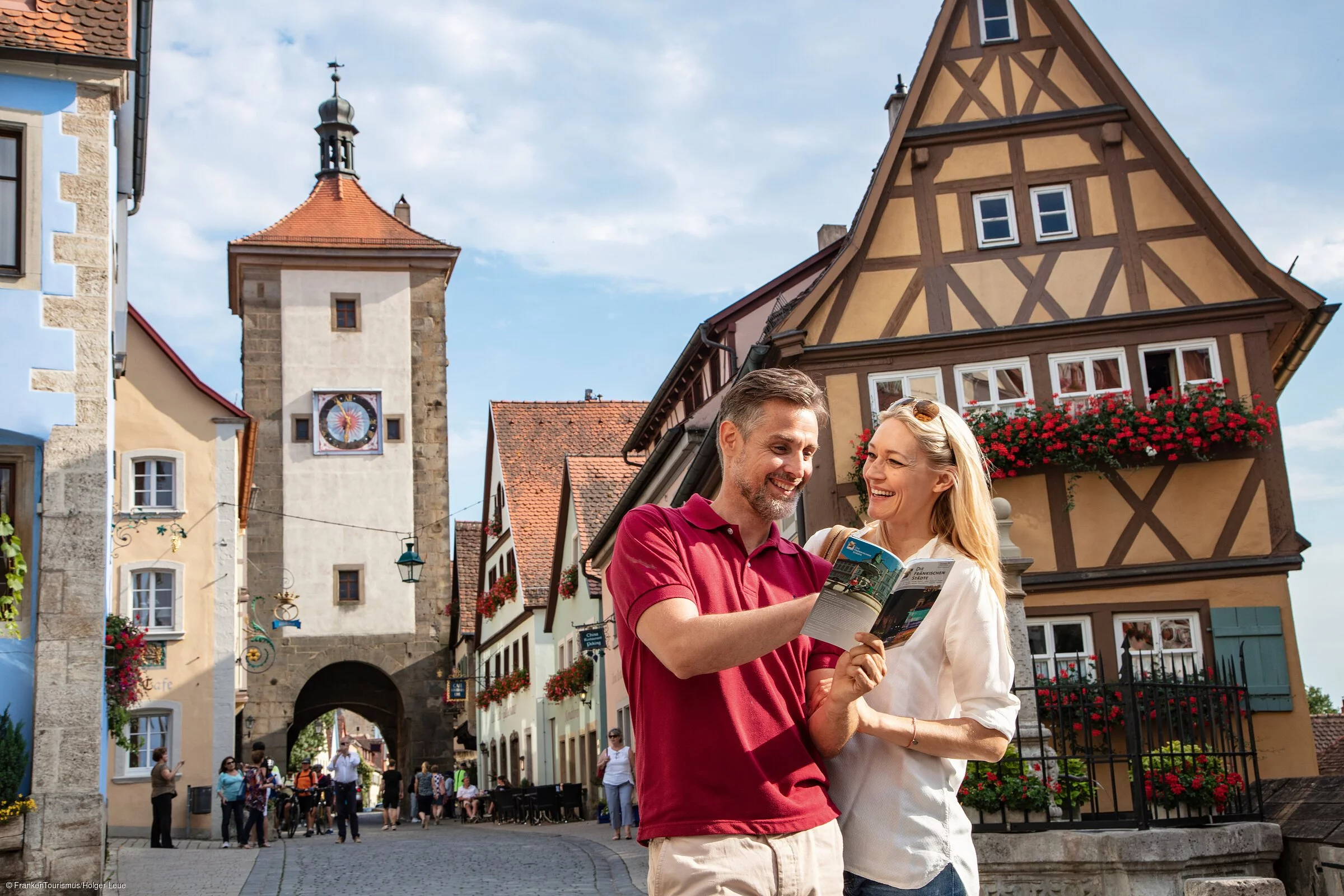 Stadtspaziergang vor Plönlein (Rothenburg o.d.T., Romantisches Franken)