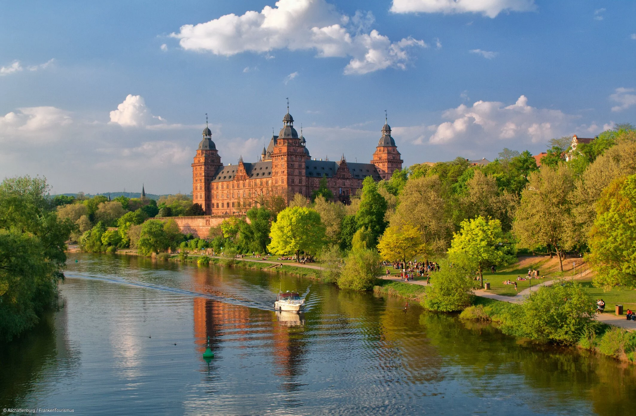 Aschaffenburg im Frühjahr von der Mainbrücke (aschaffenburg, Spessart-Mainland)